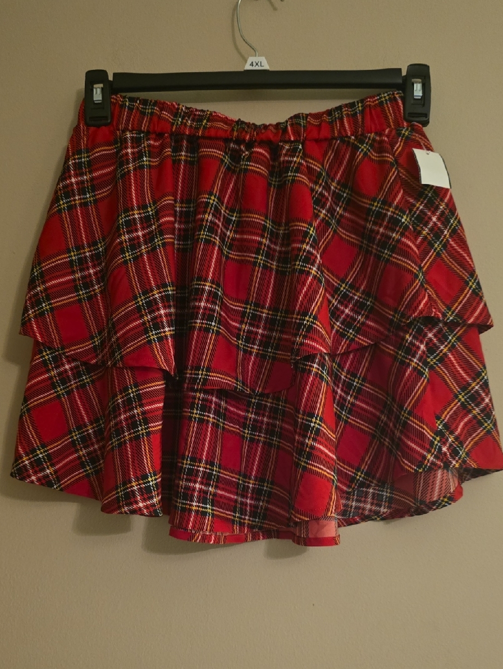 New Juniors Size M Red Plaid Tiered Mini Skirt‎